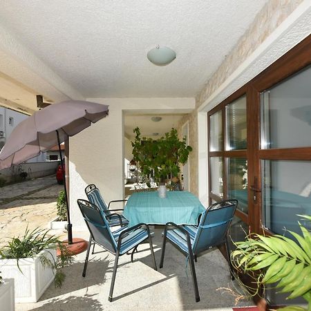 Lovely Apartment In The Groundfloor Zadar Exterior foto