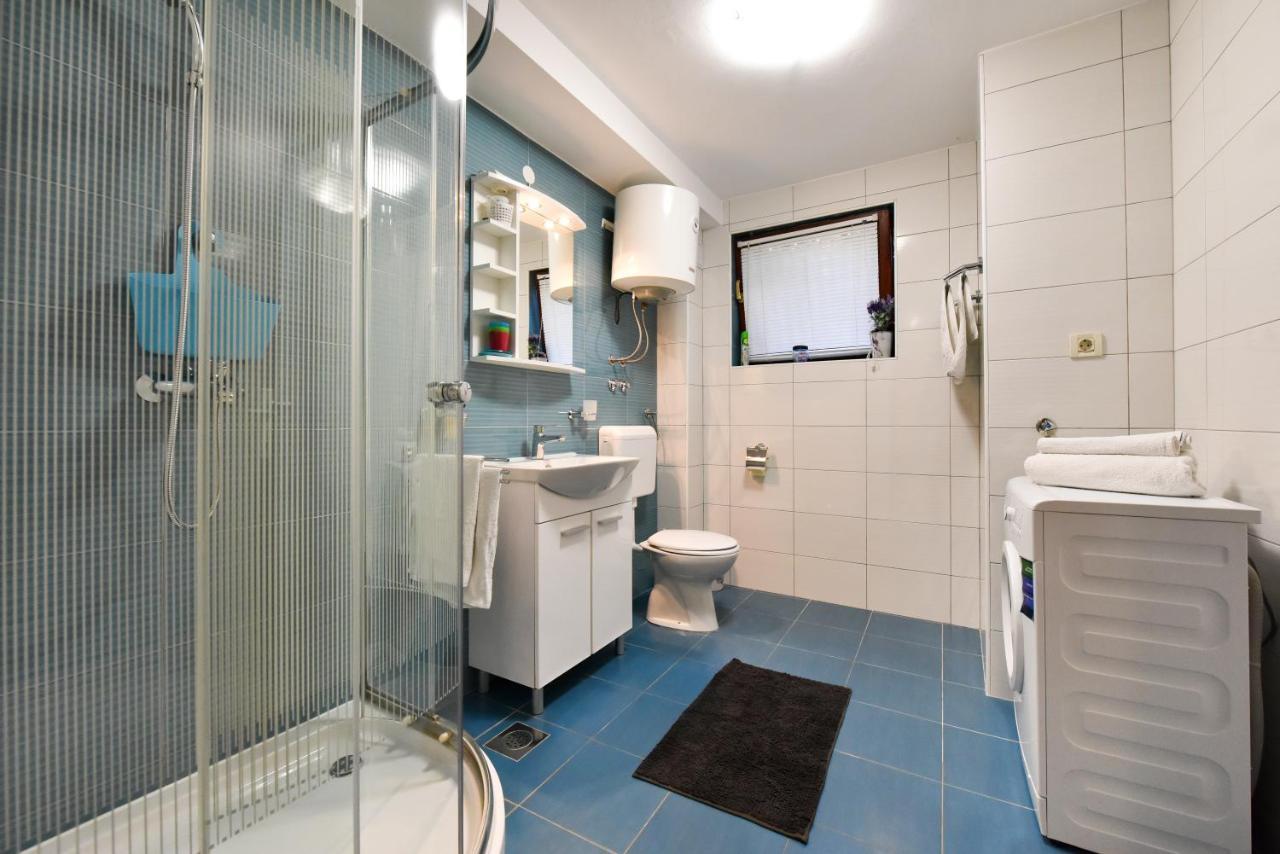 Lovely Apartment In The Groundfloor Zadar Exterior foto
