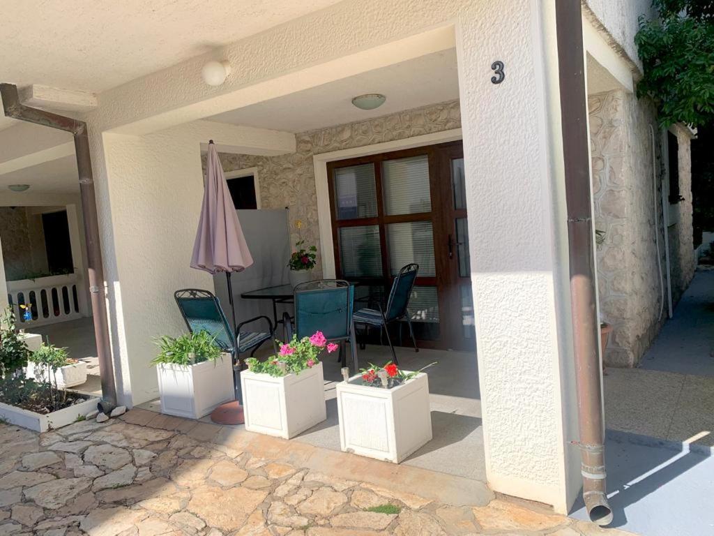 Lovely Apartment In The Groundfloor Zadar Exterior foto
